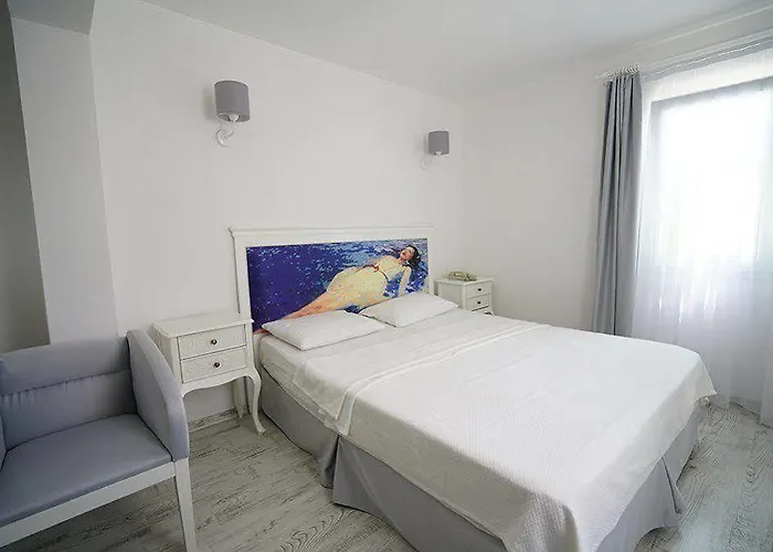 Art Hotel 3*