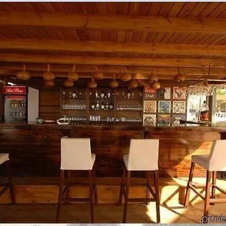 Art 3* Яликовак