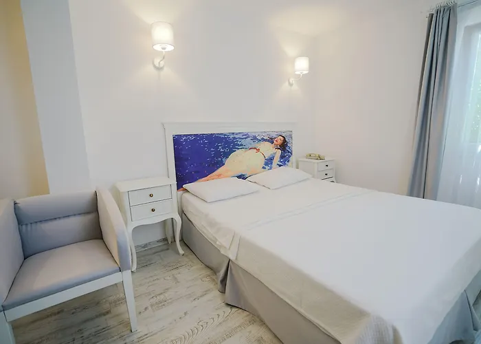 فندق آرت سويتس 3*