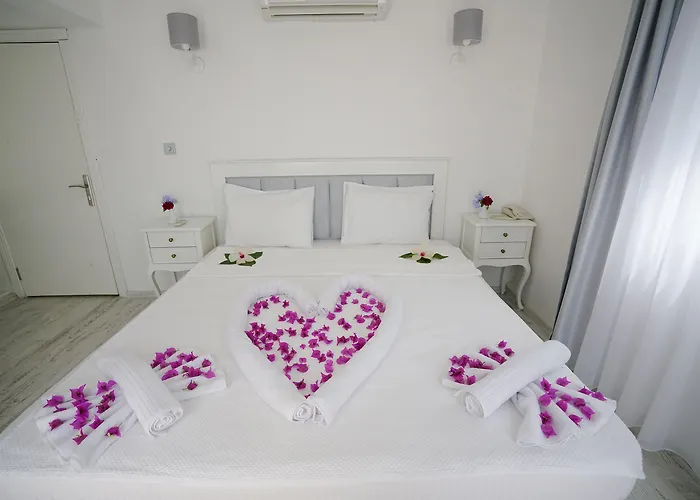 آرت سويتس 3* يالِكافاك