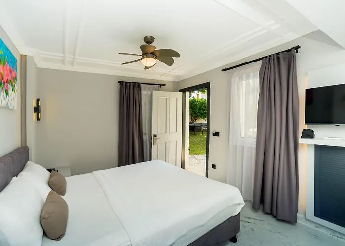 فندق آرت سويتس 3*