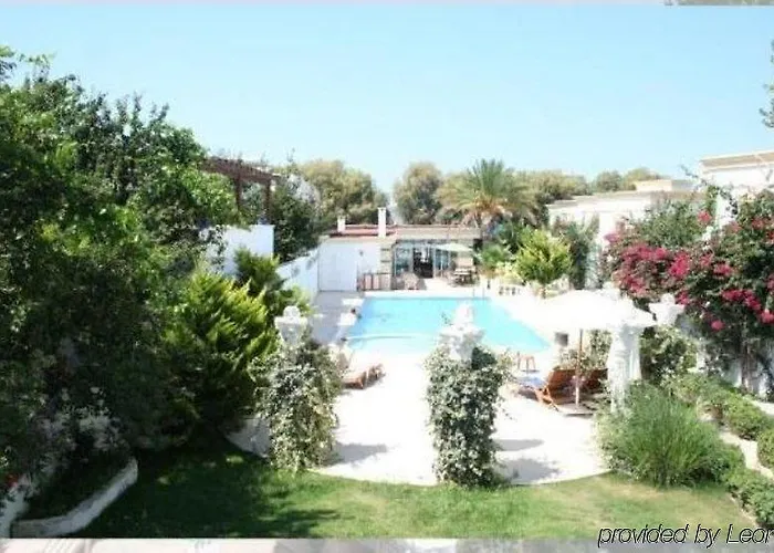 فندق آرت سويتس