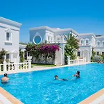 Art Otel 3*