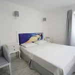 آرت سويتس فندق 3*